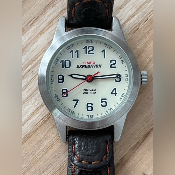 Timex Expedition Ladies Watch Indiglo Light-Up Dial Stainless Case Leather Strap - Picture 1 of 13